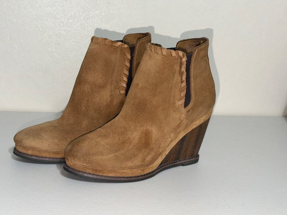 Ariat Womens Size 8.5 Brown Wedge Ankle Boots Traction Outsoles Round Toe